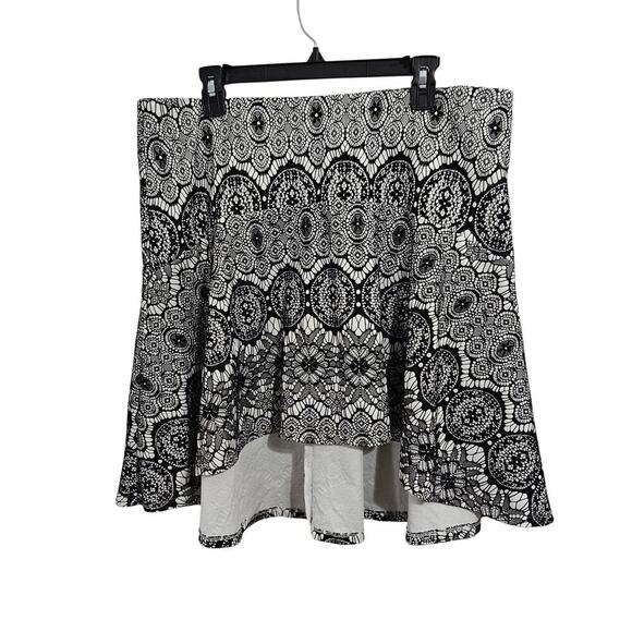 Torrid Black/White Lace Skater Skirt Hi/Lo Hem Geometric Print Whimsigoth Sz 1x - Picture 1 of 7
